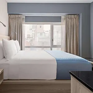 Wingate By Wyndham Midtown South/5th Ave Hotel